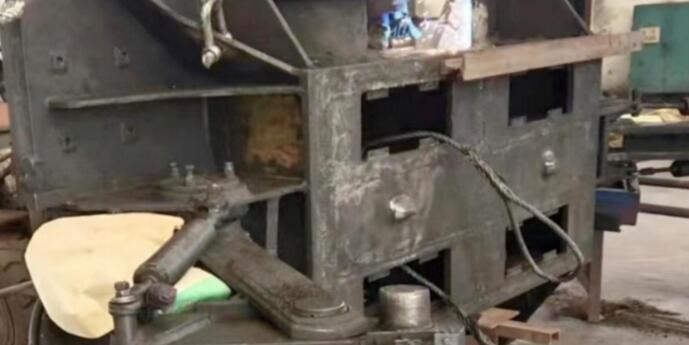 德国KHD三工位成型机振台大修